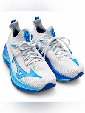 Mizuno Neo Vista Running Shoes Women’s 9.5 Light gray & Blue